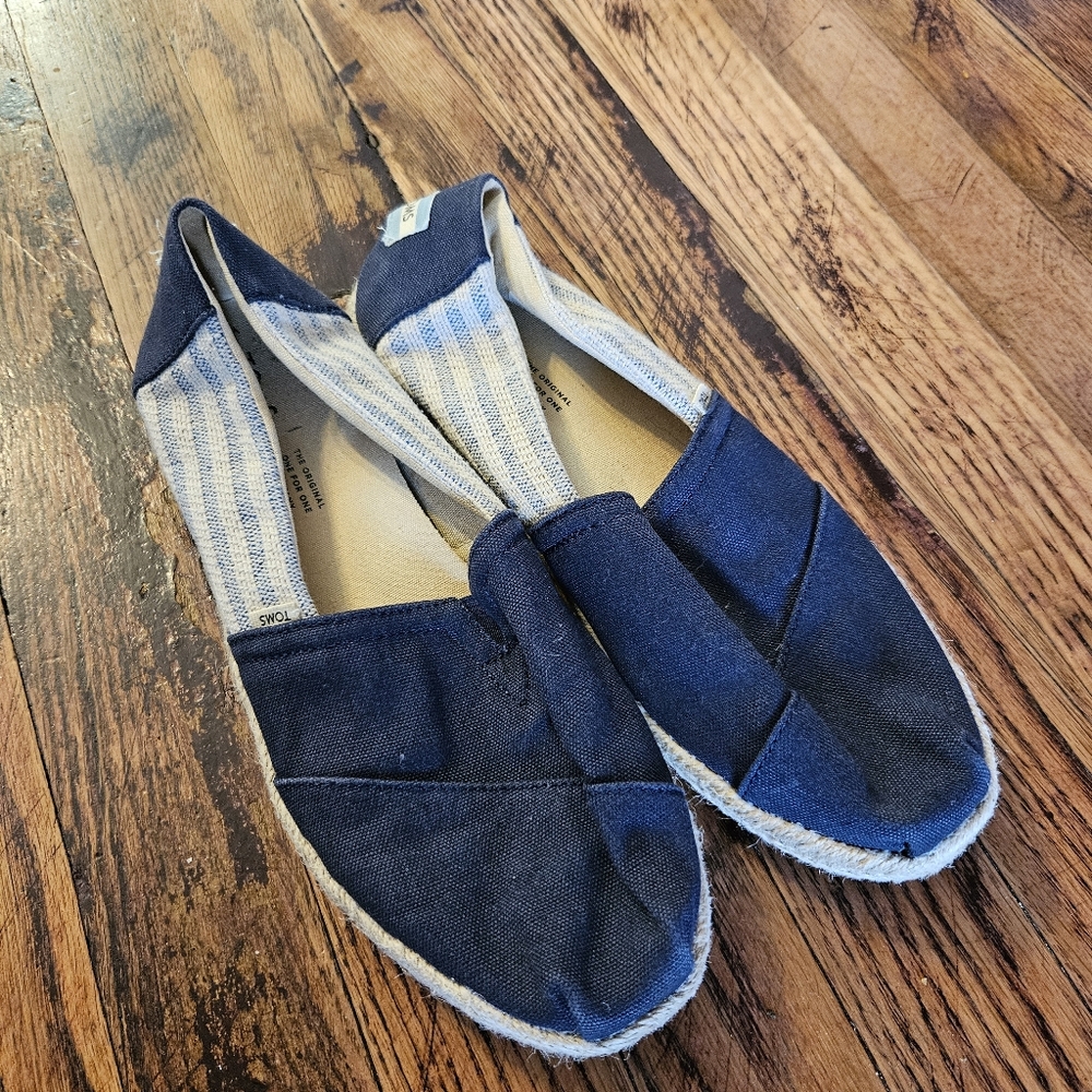 Women's TOMS Navy/Cream Sz 8